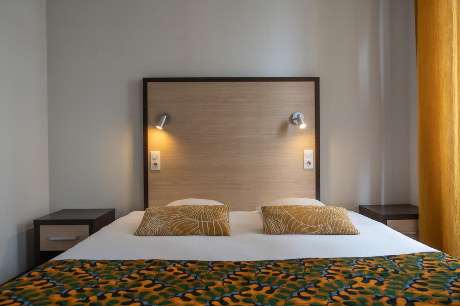 Logis Hotel Le Commerce Navarrenx Экстерьер фото